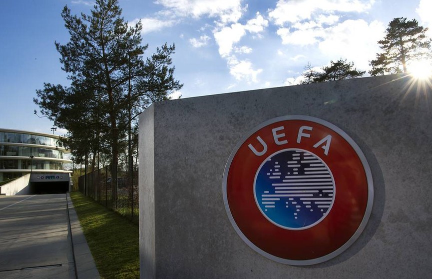 УЕФА призывает не останавливать футбольный сезон
