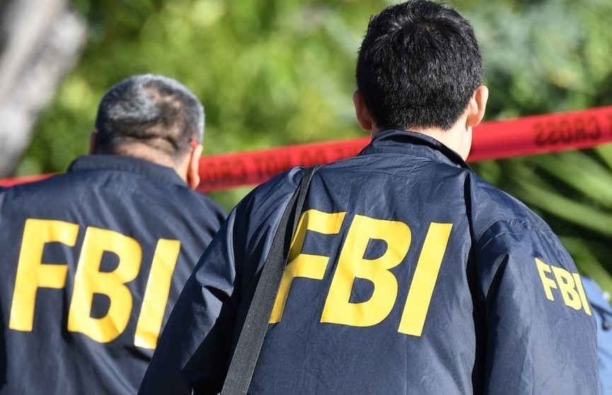 ФБР ищет «розовую бандитку»