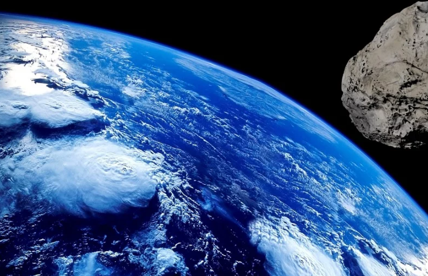 Астероид диаметром до километра летит к Земле