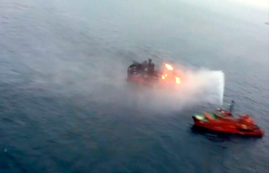 В Керченском проливе возобновлены поиски пропавших без вести моряков