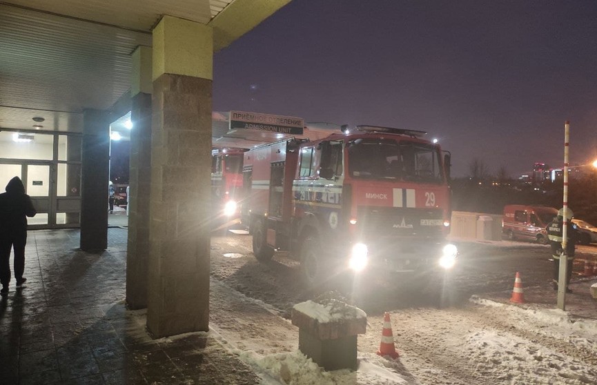 Задымление заметили в больнице скорой помощи на Кижеватова в Минске
