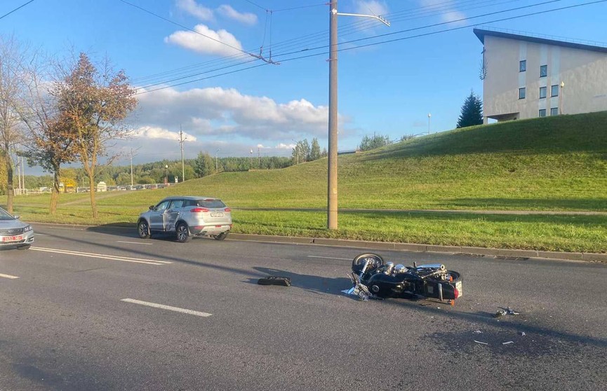 Авария в Минске на Шаранговича: мотоциклист в больнице