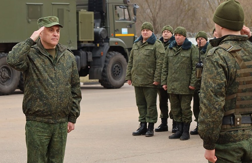 Госсекретарь Совбеза Беларуси посетил с проверкой 19-ю отдельную гвардейскую мехбригаду