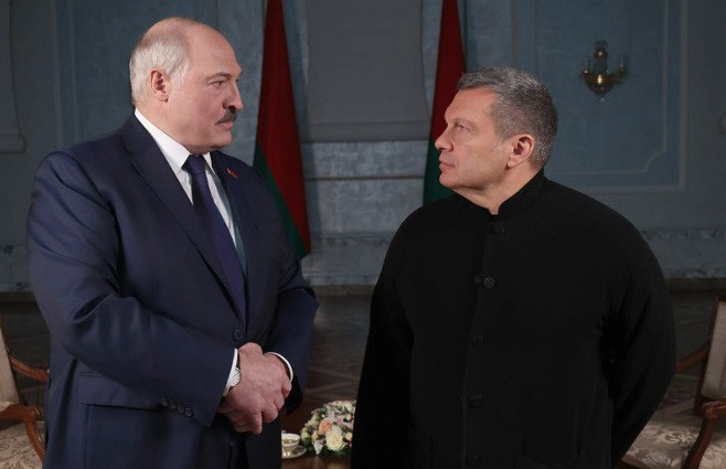 Соловьев – Лукашенко: Когда Вы вышли с автоматом, стало ясно, что Вы готовы умереть, но не уйти, не убежать, не сдаться