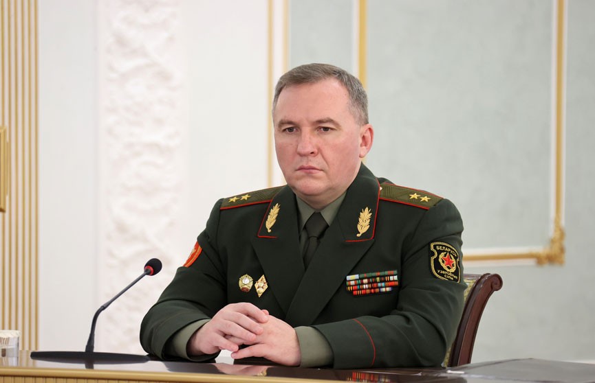 Министр обороны Беларуси: мы обязаны готовить Вооруженные Силы к защите страны