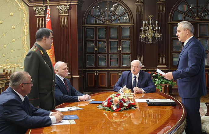 Лукашенко принял кадровые решения: ротации в правительстве и силовом блоке