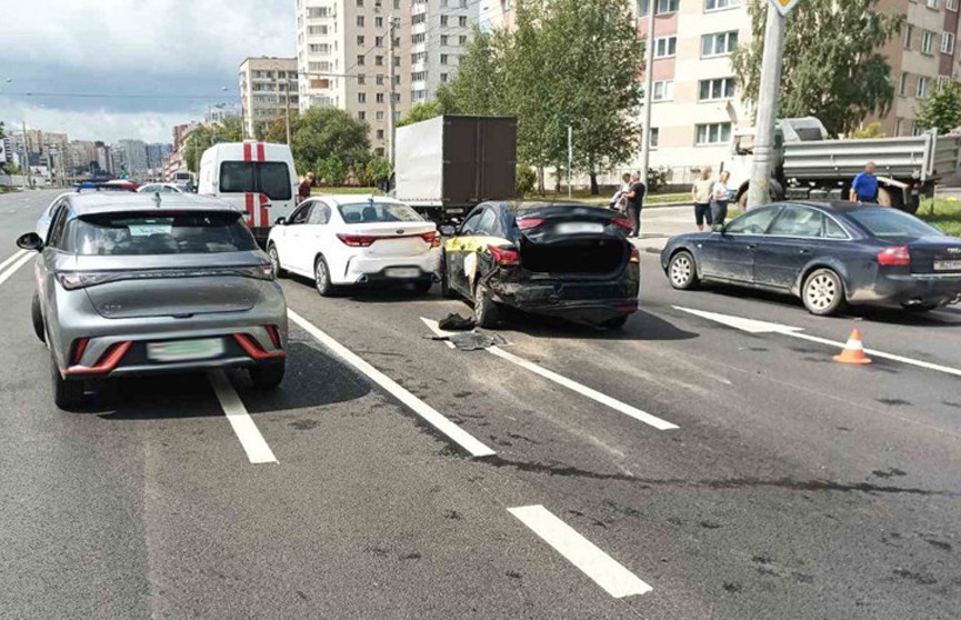 В Минке произошло тройное ДТП