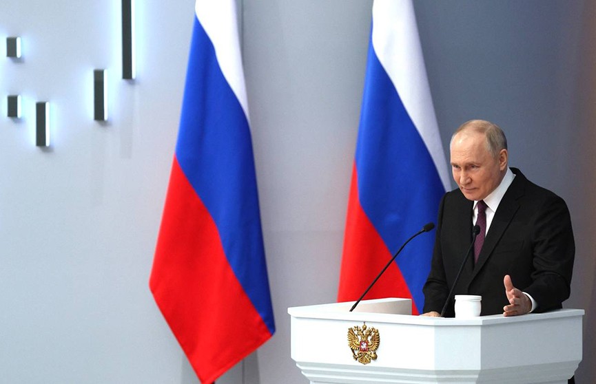 Путин: Россия не собирается воевать с НАТО, это просто бред