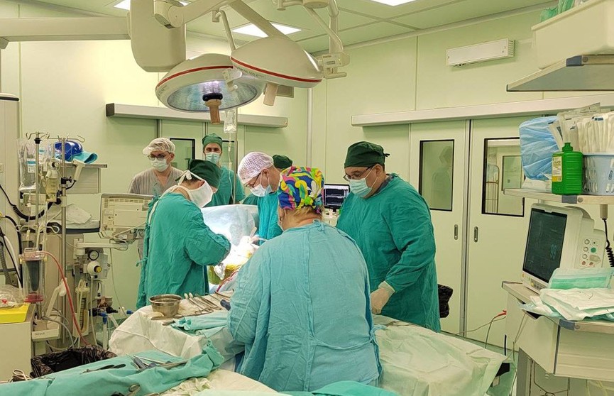 В Беларуси выполнили операцию ребенку с деформацией позвоночника
