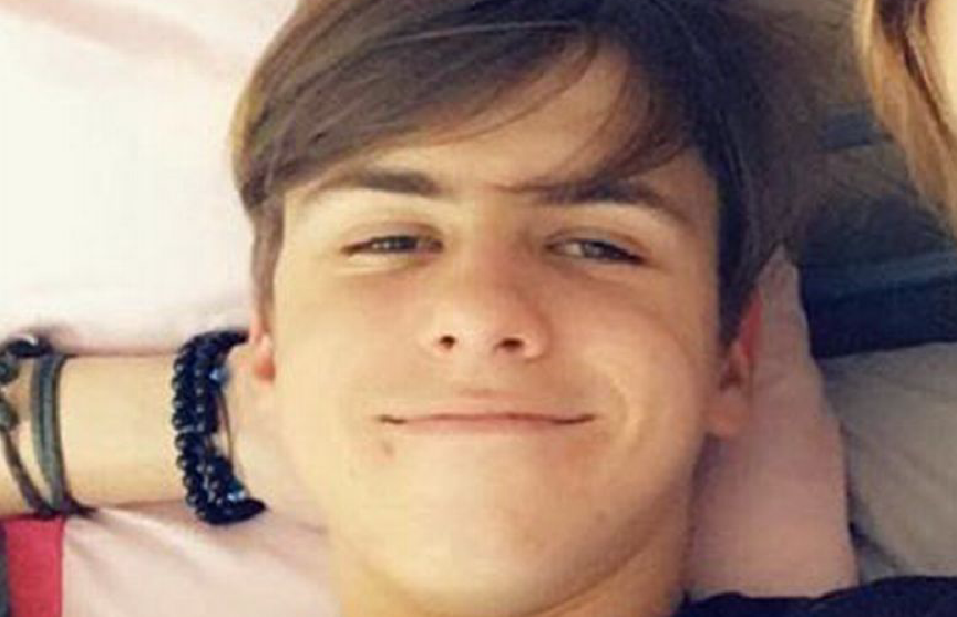 17-летний британец умер от инсульта после резкого поворота головы