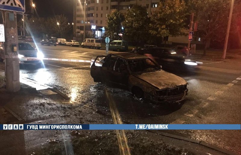 ДТП на Игуменском тракте в Минске: загорелся автомобиль