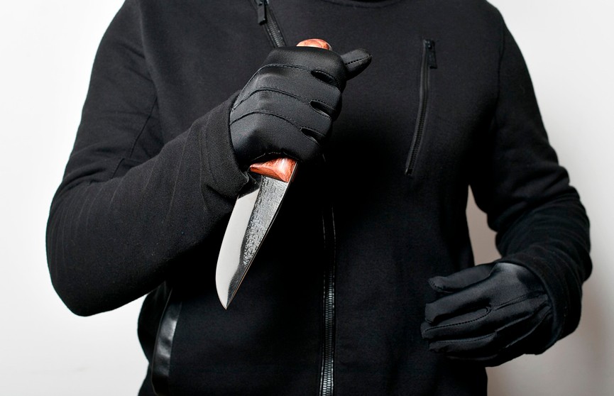 Нетрезвый мужчина с ножом пытался ограбить магазин в Молодечно