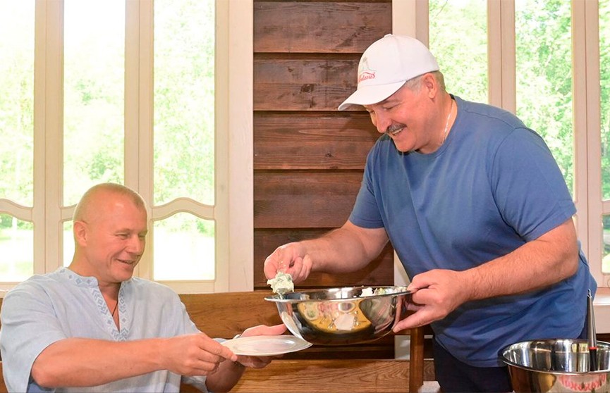 Лукашенко принял в гостях в Александрии Героя России