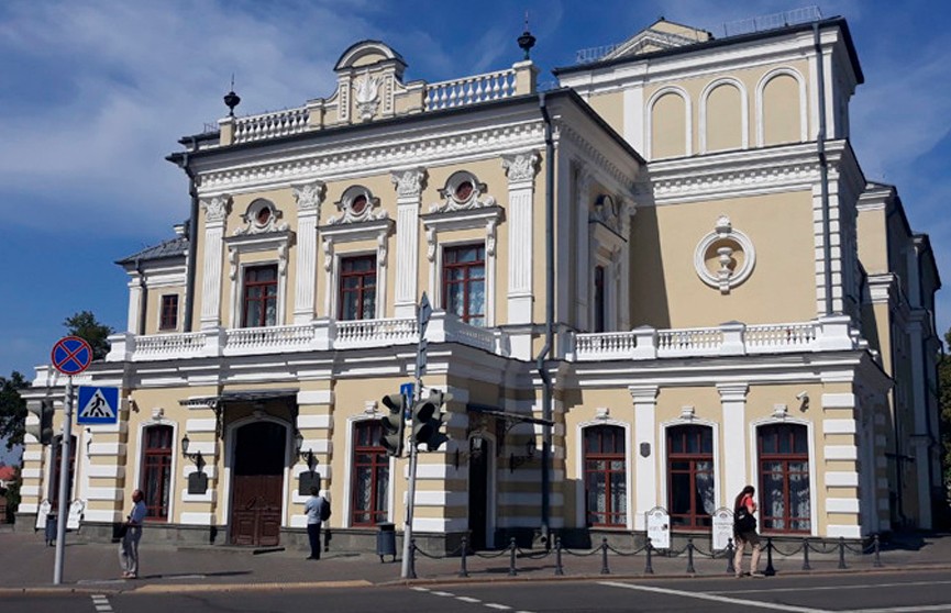 Лукашенко высказался о ситуации вокруг Купаловского театра