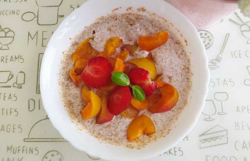 Не хочется стоять у плиты в жару? Приготовьте супербыстрый и очень полезный завтрак – всего 3 ингредиента!