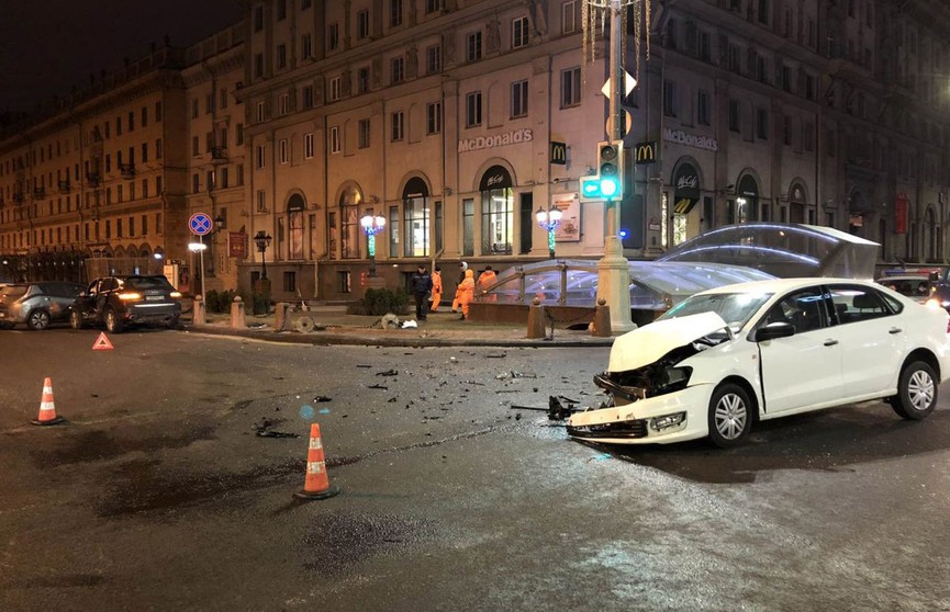 Массовая авария произошла в центре Минска из-за проезда на красный