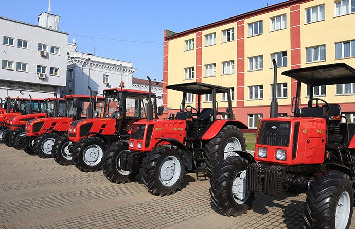 Тракторы BELARUS торжественно проедут по республиканским трассам