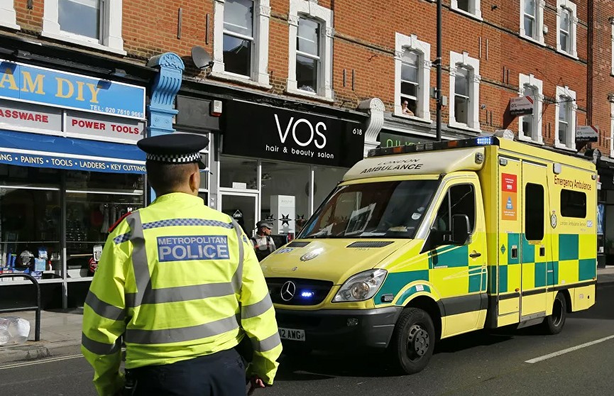 11 полицейских пострадали при разгоне незаконной вечеринки в Лондоне