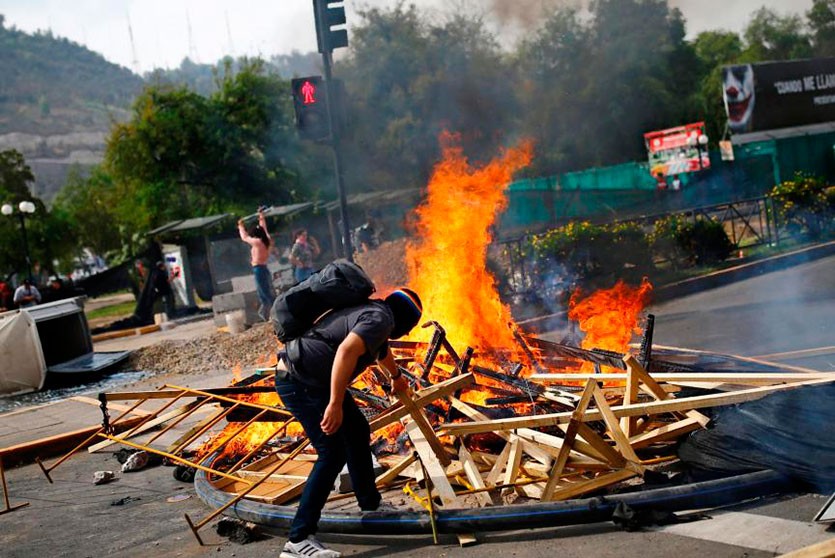 500 человек пострадали, 600 – задержаны. В Чили бушуют массовые беспорядки