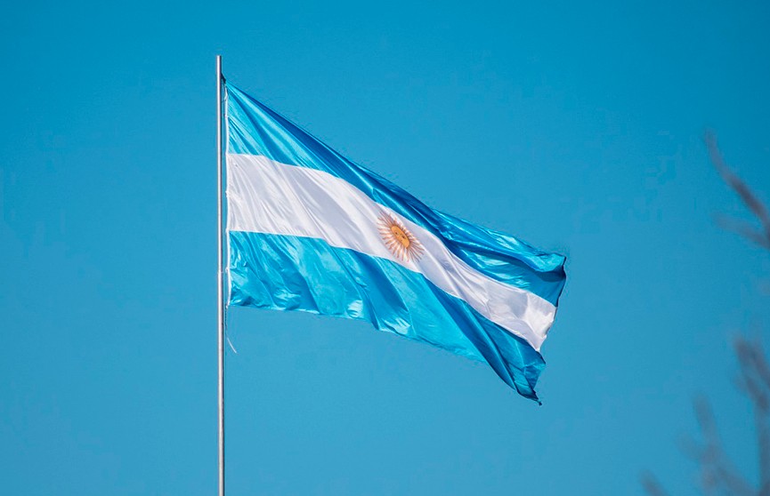 В Аргентине запретят использовать инклюзивный язык