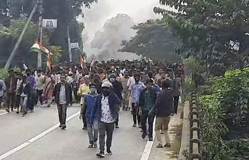 Полиция открыла огонь по протестующим на северо-востоке Индии