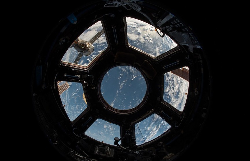 «Роскосмос» отправит на МКС двух космических туристов