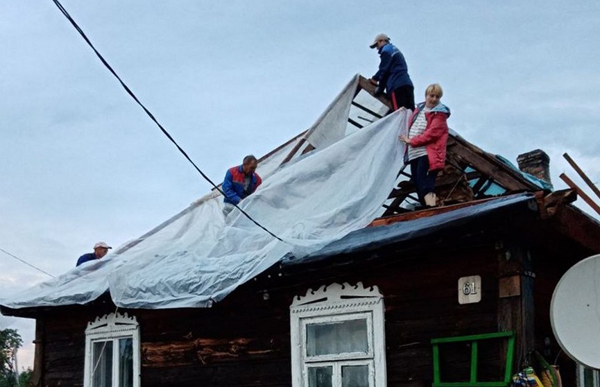 В Зельвенском районе все силы брошены на устранение последствий разбушевавшейся стихии