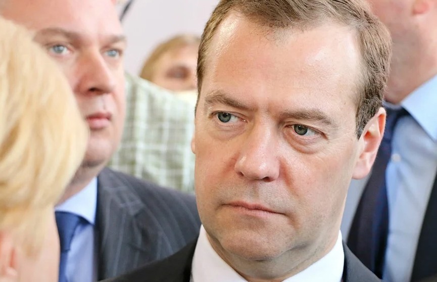 Медведев назвал Моравецкого слетевшим с катушек псевдопремьером