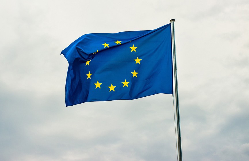 ЕС ввел пошлины на импорт китайских электромобилей