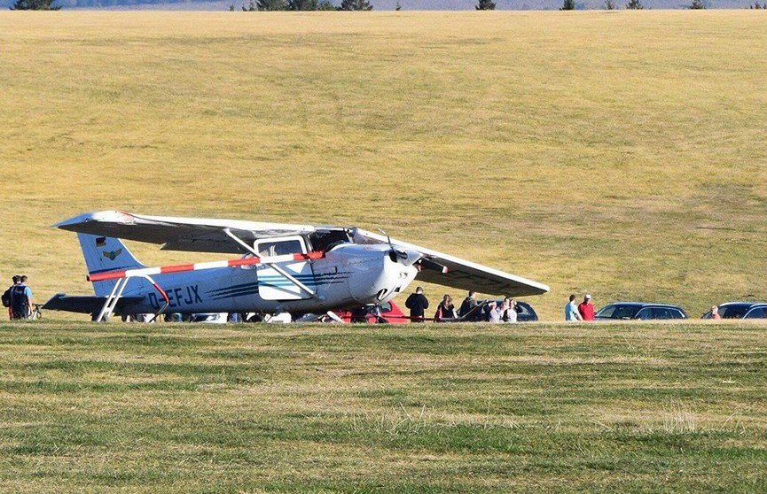 Легкомоторный самолёт столкнулся с группой людей на аэродроме в Германии, есть жертвы