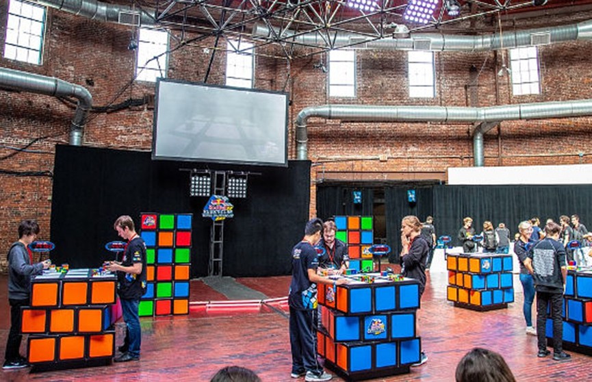 Первый в истории ЧМ по скоростной сборке кубика Рубика прошёл в США