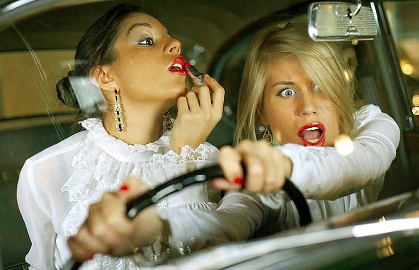 На что способны женщины за рулем? 7 фото, которые рассмешат вас до слез!