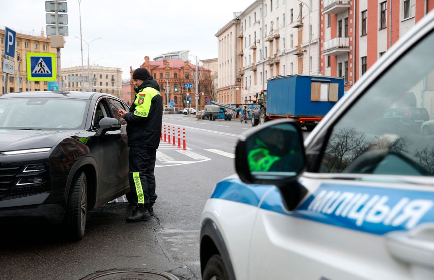 Госавтоинспекция проводит проверку участников дорожного движения на предмет употребления алкоголя и наличия водительских прав