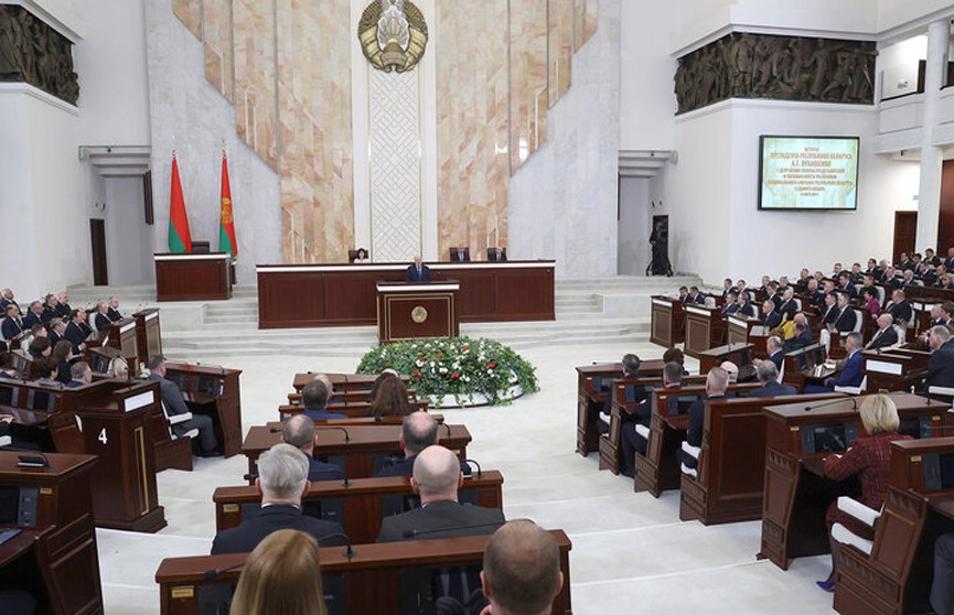 Нужно решительно реагировать на проблемы, возникающие на местах, а власти быть открытой – Президент Беларуси