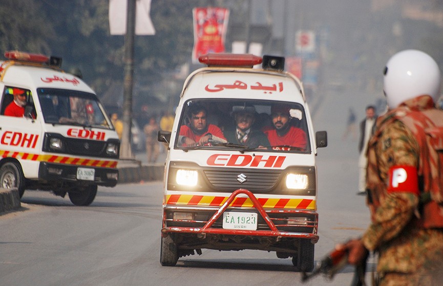 В Пакистане неизвестные напали на автобус и убили 14 пассажиров