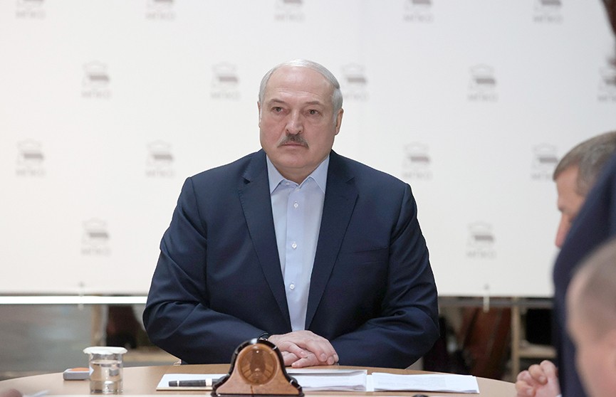 Лукашенко в Гатово: Никакой приватизации этого предприятия быть не может. Да, я диктатор, авторитарный руководитель, но тут интересы государства и людей