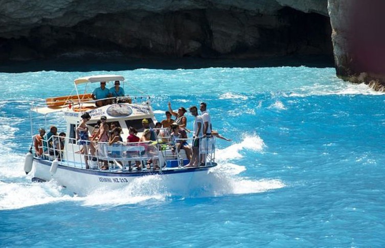 Греция с 15 июня открывает туристический сезон