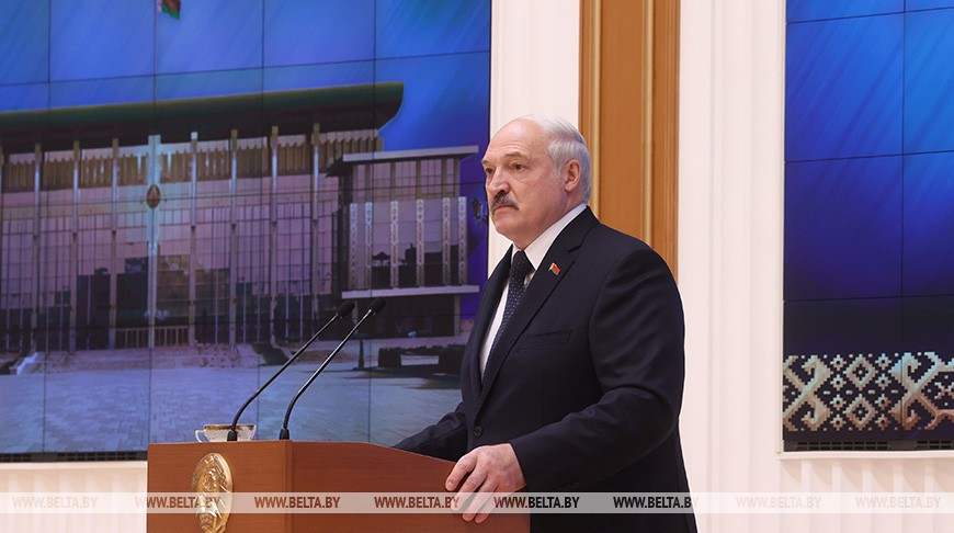 Лукашенко о санкциях: Запад хочет оставить белорусов без пенсий и зарплат