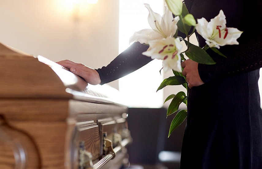 «Восстала из мертвых»: муж пришёл на кремацию жены, но его ждал сюрприз