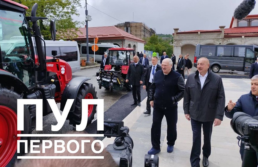 А. Лукашенко подарил азербайджанскому городу Шуша белорусскую технику
