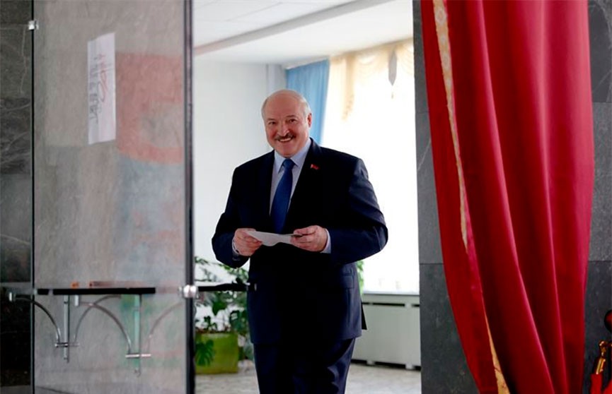 Александр Лукашенко проголосовал на президентских выборах