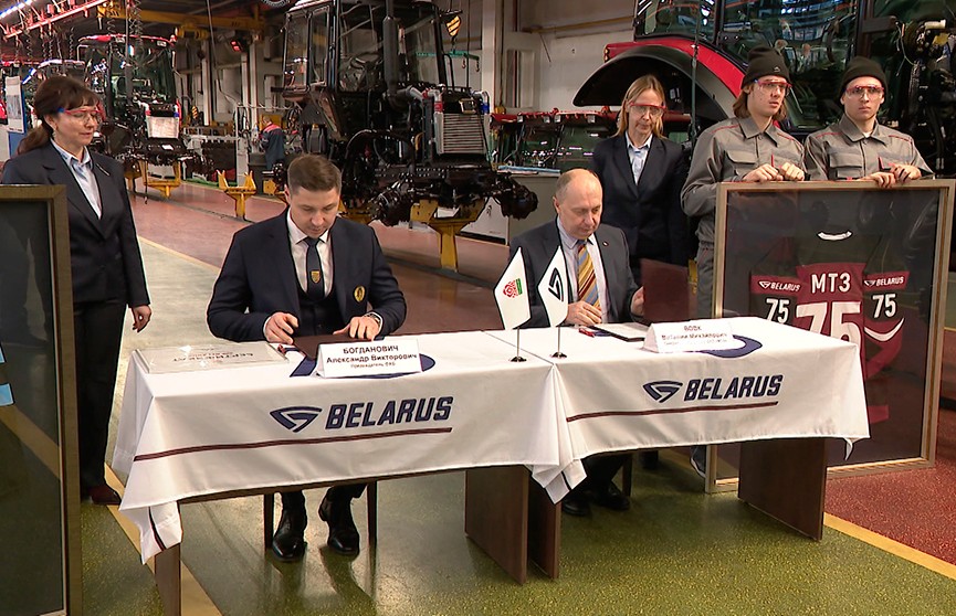 Белорусская федерация хоккея и МТЗ подписали соглашение о сотрудничестве