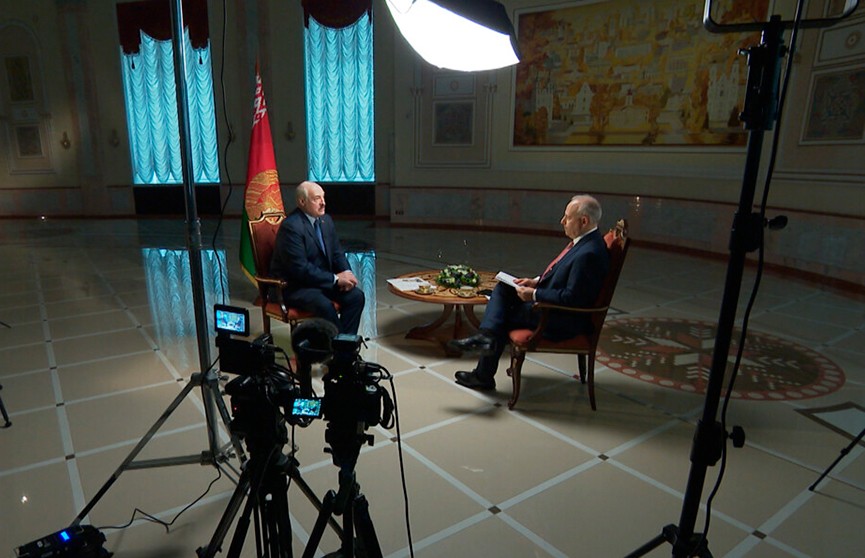 Лукашенко заявил, что не собирается вести переговоры с Тихановской