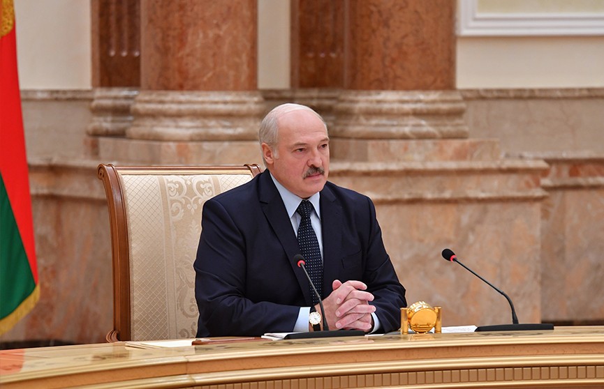 Лукашенко о злоупотреблениях силовиков: Подкинуть наркотики неугодным и отметить эту борьбу. Кому это надо?