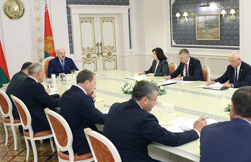 Никакого «туризма» – нужен результат! Александр Лукашенко провел совещание по вопросам внешней политики