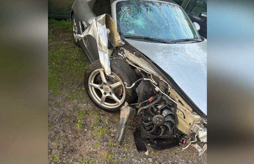 Пьяный работник СТО решил покататься на чужом Porsche и повредил четыре авто