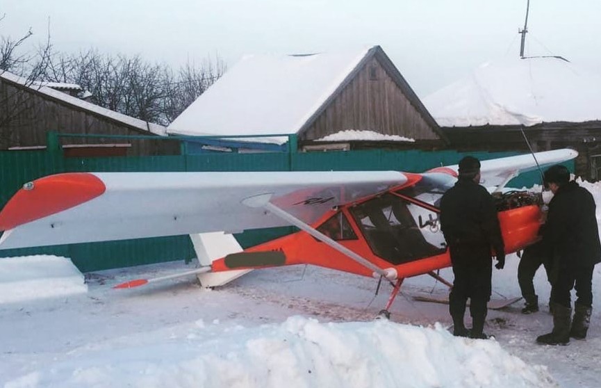 Самолет вынужденно сел под Уфой из-за попавшей в винт птицы