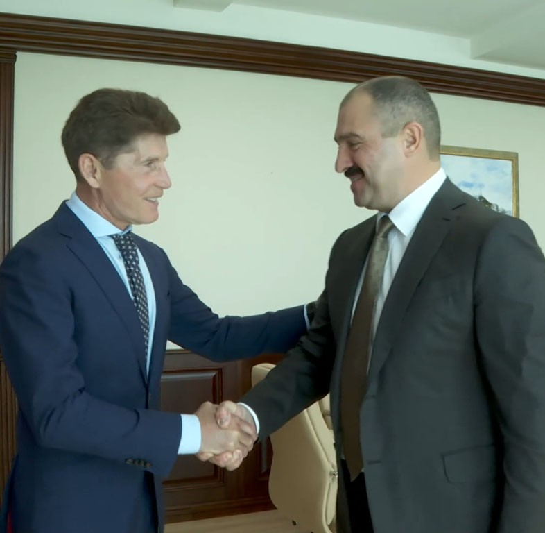 Президент НОК Виктор Лукашенко во Владивостоке провел рабочую встречу с губернатором Приморского края