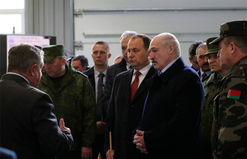 Лукашенко ознакомился с развитием белорусского ракетного производства