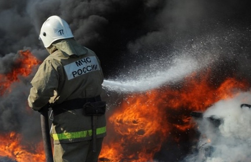 Cемь человек погибли при пожаре в жилом доме в Екатеринбурге
